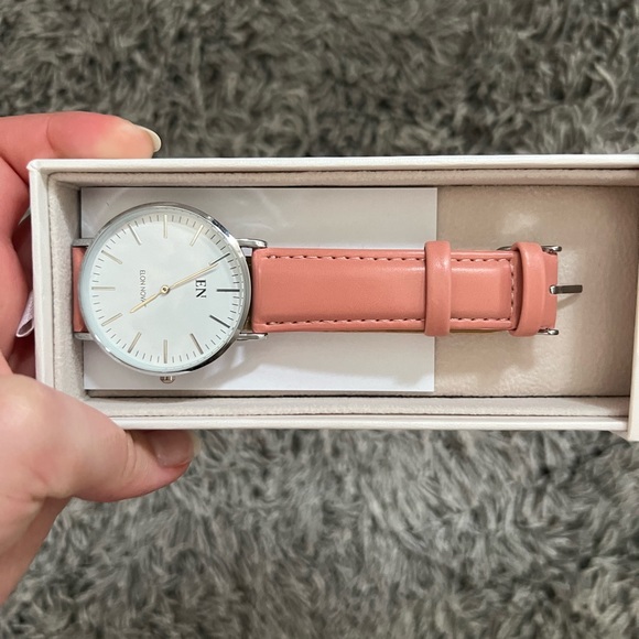 Watch - Picture 2 of 8